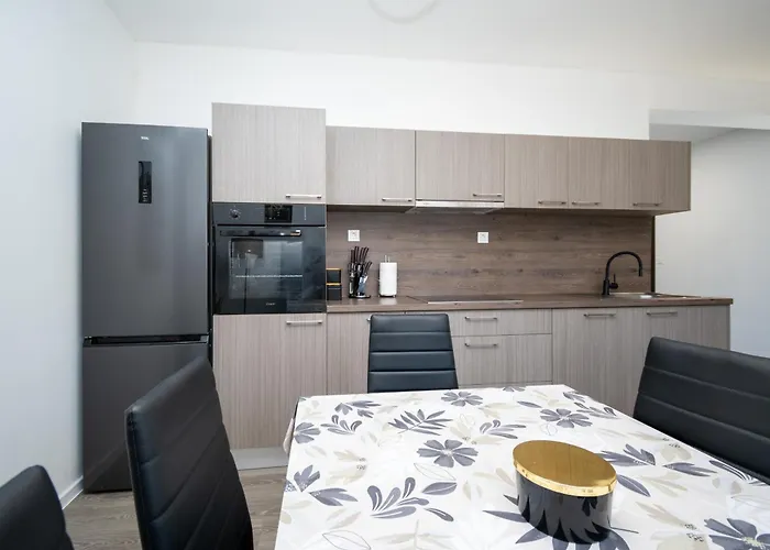 Апартаменты Family-friendly With Swimming Pool - Lozice, - 24328 *
