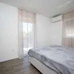 Family-friendly With Swimming Pool - Lozice, - 24328