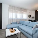 Family-friendly With Swimming Pool - Lozice, - 24328 Apartament Vir