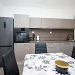 Apartament Family-friendly With Swimming Pool - Lozice, - 24328 *