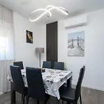 Family-friendly With Swimming Pool - Lozice, - 24328 Apartament Vir