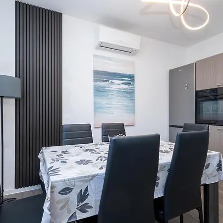 Family-friendly With Swimming Pool - Lozice, - 24328 Вир