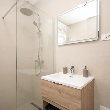 Family-friendly With Swimming Pool - Lozice, - 24328 Апартаменты Вир