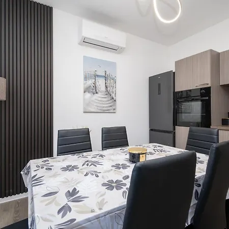 Family-friendly With Swimming Pool - Lozice, - 24328 * Вир