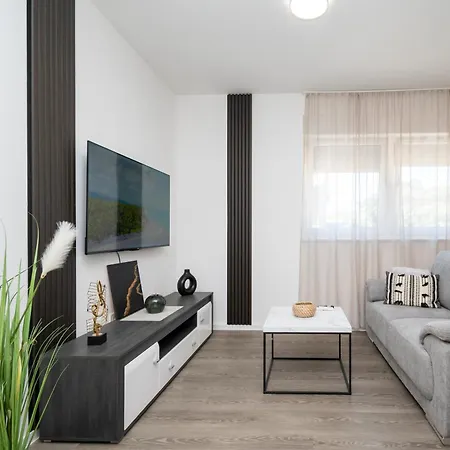 Family-friendly With Swimming Pool - Lozice, - 24328 * Вир