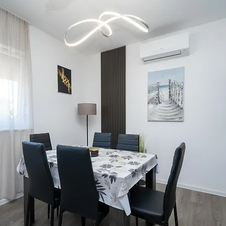 Family-friendly With Swimming Pool - Lozice, - 24328 Апартаменты Вир