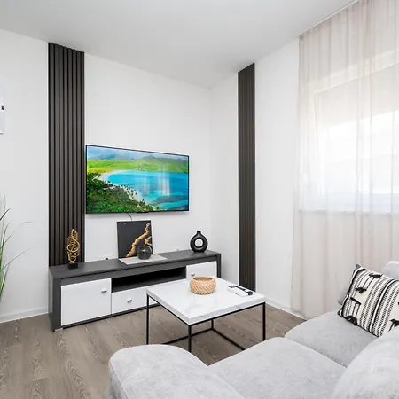 Family-friendly With Swimming Pool - Lozice, - 24328 Апартаменты Вир