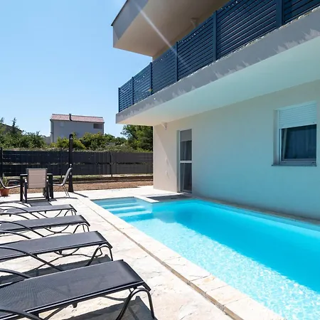 Family-friendly With Swimming Pool - Lozice, - 24328 Вир