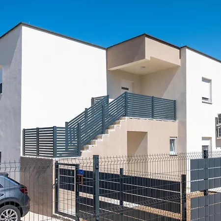 Family-friendly With Swimming Pool - Lozice, - 24328