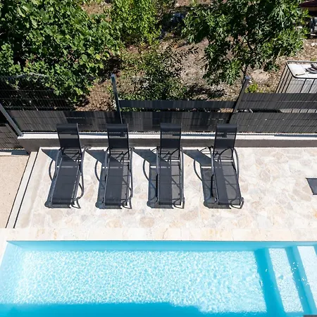 Family-friendly With Swimming Pool - Lozice, - 24328 Apartment