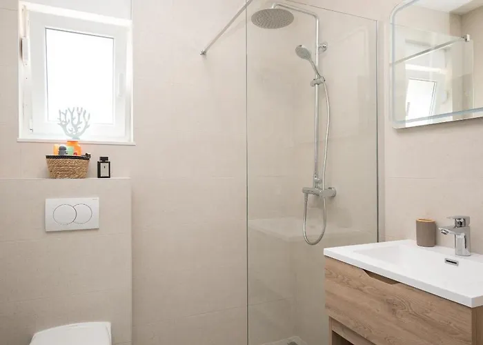 Apartamento Family-friendly With Swimming Pool - Lozice - 24328 *