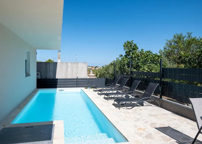 Family-friendly With Swimming Pool - Lozice - 24328 Вир